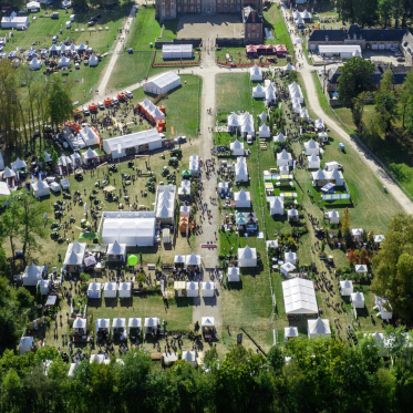 Le salon professionnel rassemble plus de 600 marques de matériels d’espaces verts, création et décoration, végétal, matériel TP, transport, accessoires,  sur 250 000 m² d'essai et de démonstration dans les conditions réelles d’utilisation.